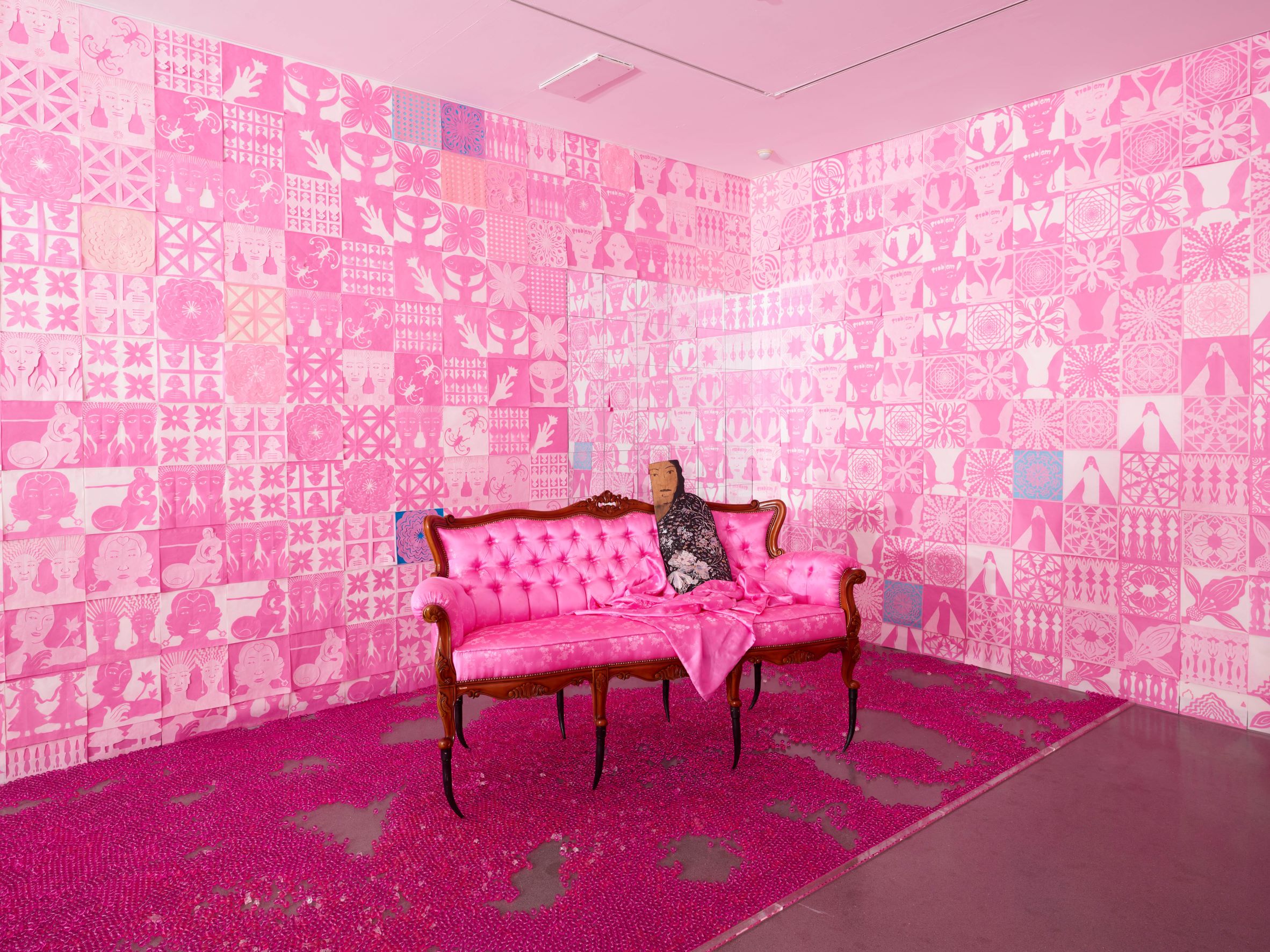 Yun Suknam, Pink Room V, 1996-2018, 3 Seater sofa, mirror, wooden figure decorated with mother-of-pearl, satin beads, origami paper, Dimensions variable. MMCA.