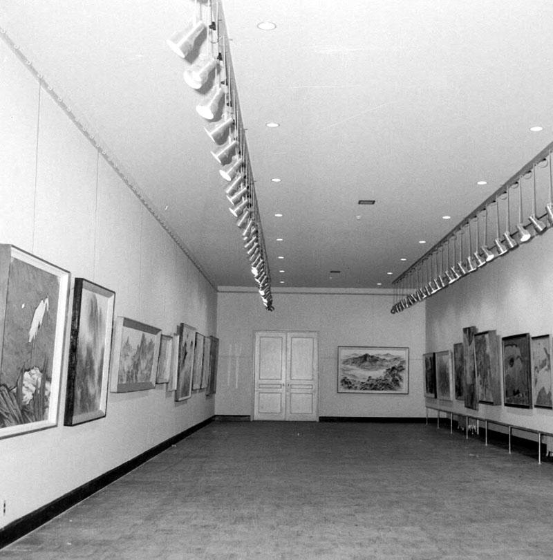 Installation view of the relocation and opening exhibition of the National Museum of Modern Art, 1973. National Archives of Korea Collection.