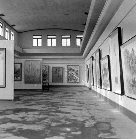 Installation view of the Eighteenth National Art Exhibition, 1969. National Archives of Korea Collection.